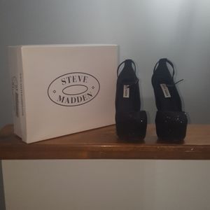 Steve Madden Platform Pumps